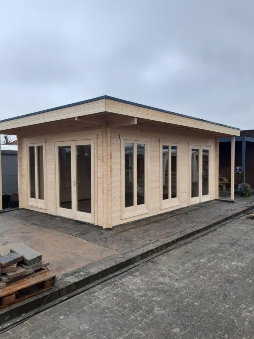 HILDEGARD Bjælkehytte / havehytte 44 MM 5.9 M X 4 M PETER-HOLMBERG