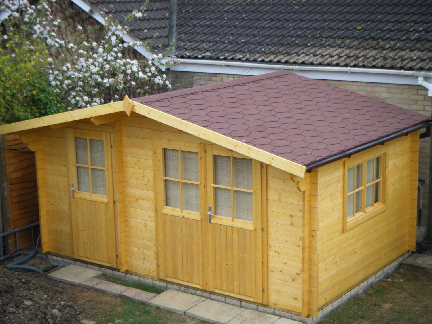 Fraga 34 mm Bjælkehytte 2 delt med Skur  PETER-HOLMBERG 