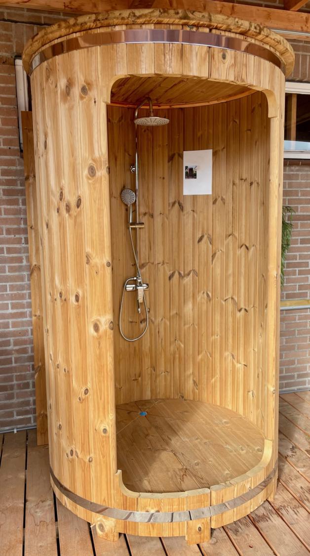 Udendørs Brusekabine Ø130 cm i Thermowood PETER-HOLMBERG