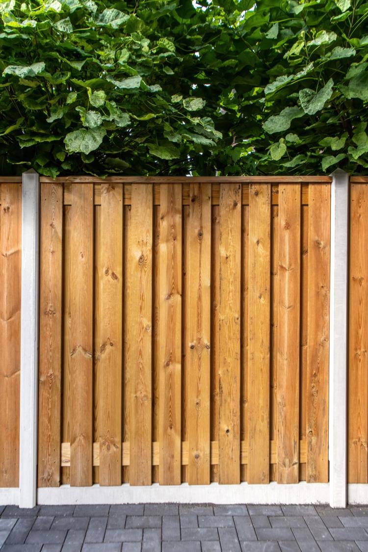 Betonstolpe hvid/grå 10x10 cm – til træ- og betonhegn | CE-mærket kvalitet PETER-HOLMBERG.DK 