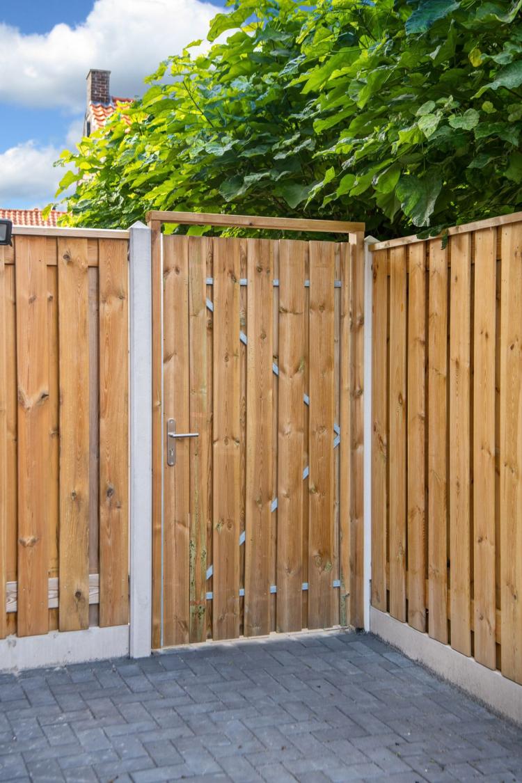 Betonstolpe hvid/grå 10x10 cm – til træ- og betonhegn | CE-mærket kvalitet PETER-HOLMBERG.DK 