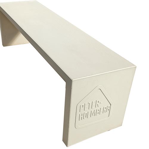 Betonhavebænk   Nu med mulighed for eget logo 3-D 
PETER-HOLMBERG