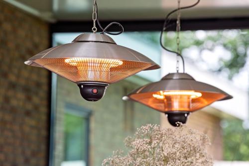 Terrassevarmer loftlampe – til indendørs og udendørs brug  PETER-HOLMBERG