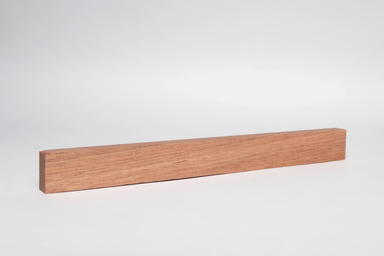 10 x 20 x 2420 mm Mahagoni Forrammetræ PETER-HOLMBERG 1