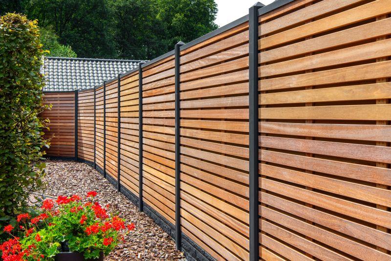  eksklusive havehegn i massivt Bangkirai hårdttræ PETER-HOLMBERG 