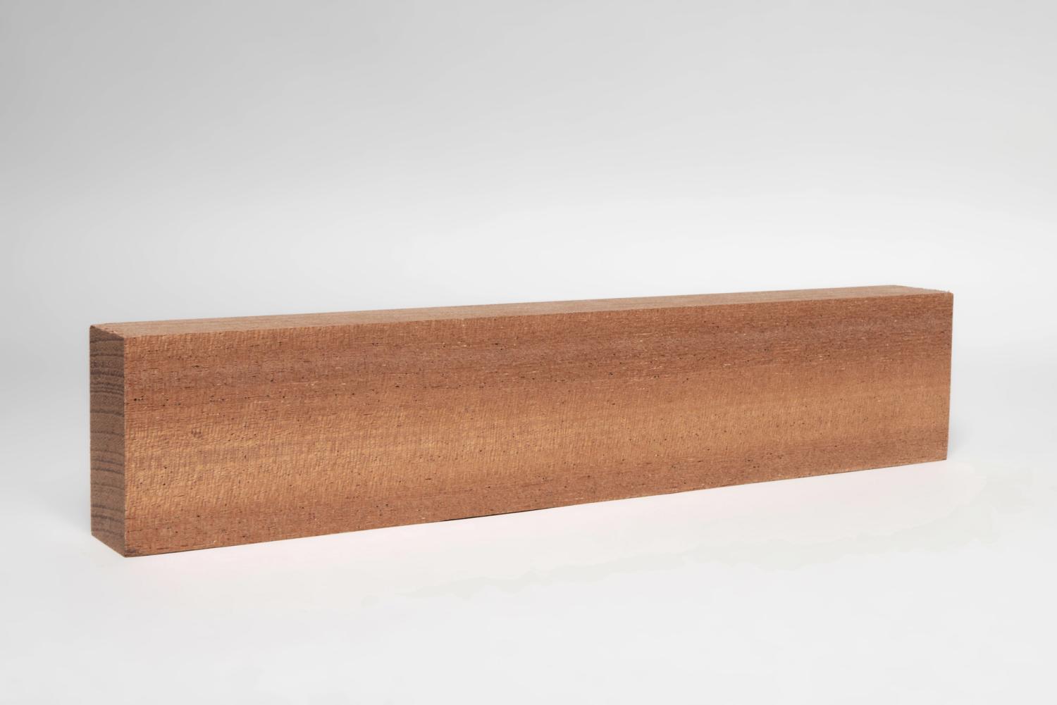 20 x 40 x 2420 mm Mahogni Forrammetræ / Facadelist  PETER-HOLMBERG 