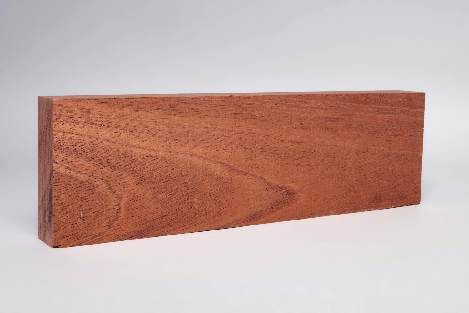 20 x 60 x 2420 mm Mahogni Forrammetræ / Facadelist PETER-HOLMBERG 1