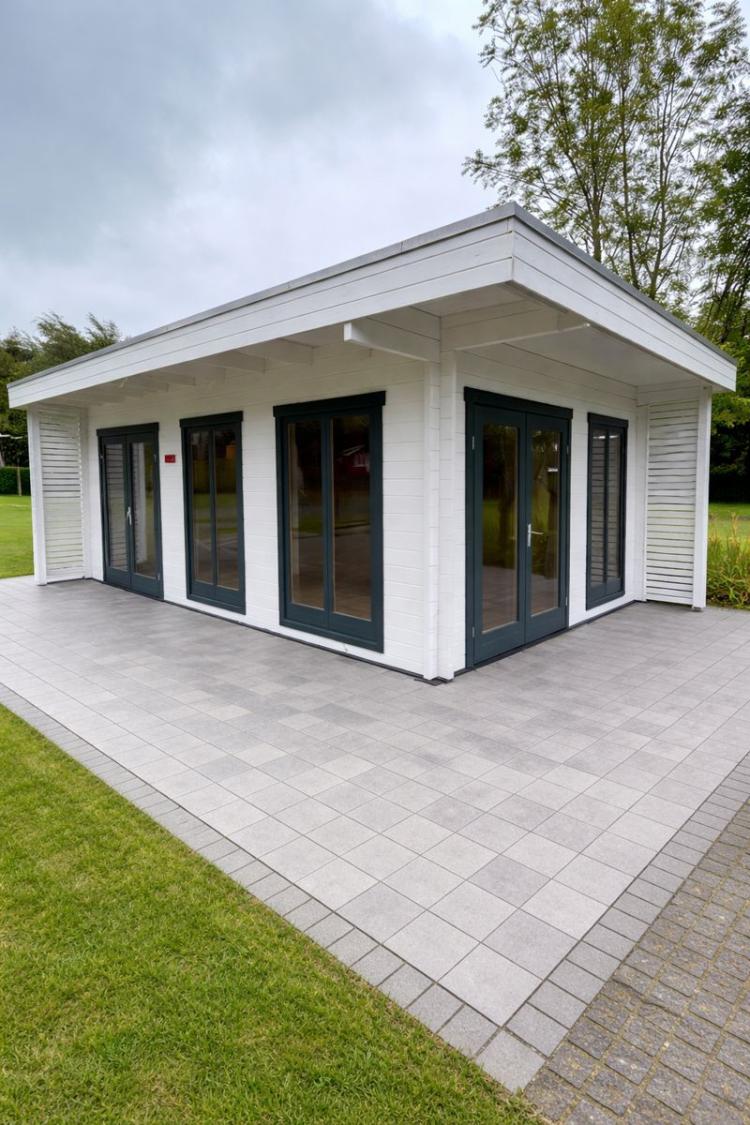 HILDEGARD Bjælkehytte / havehytte 44 MM 5.9 M X 4 M PETER-HOLMBERG