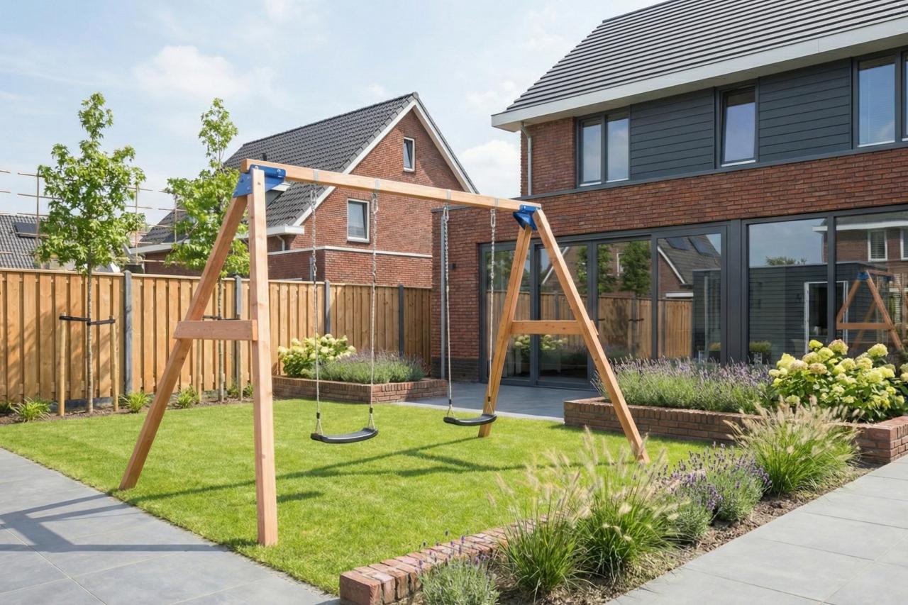 Gyngestativ til haven  i Douglas træ PETER-HOLMBERG 