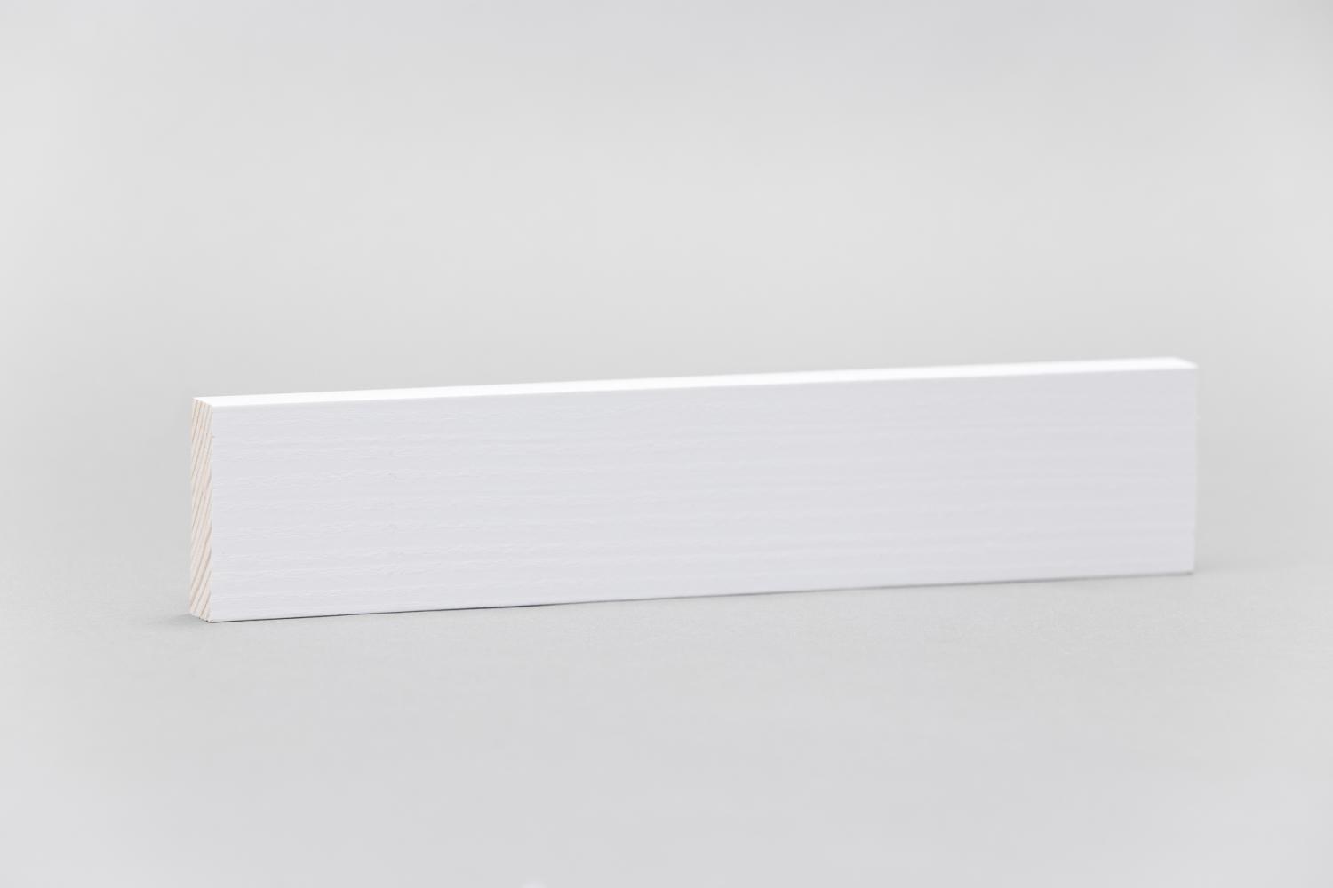 Forrammetræ Hvid 10 × 40 × 900 mm PETER-HOLMBERG
